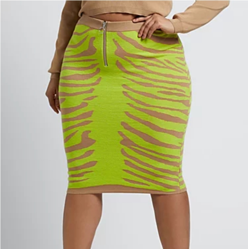 Rare Fashion to Figure zebra sweater pencil skirt W/ crop sweater Size 0 NWT